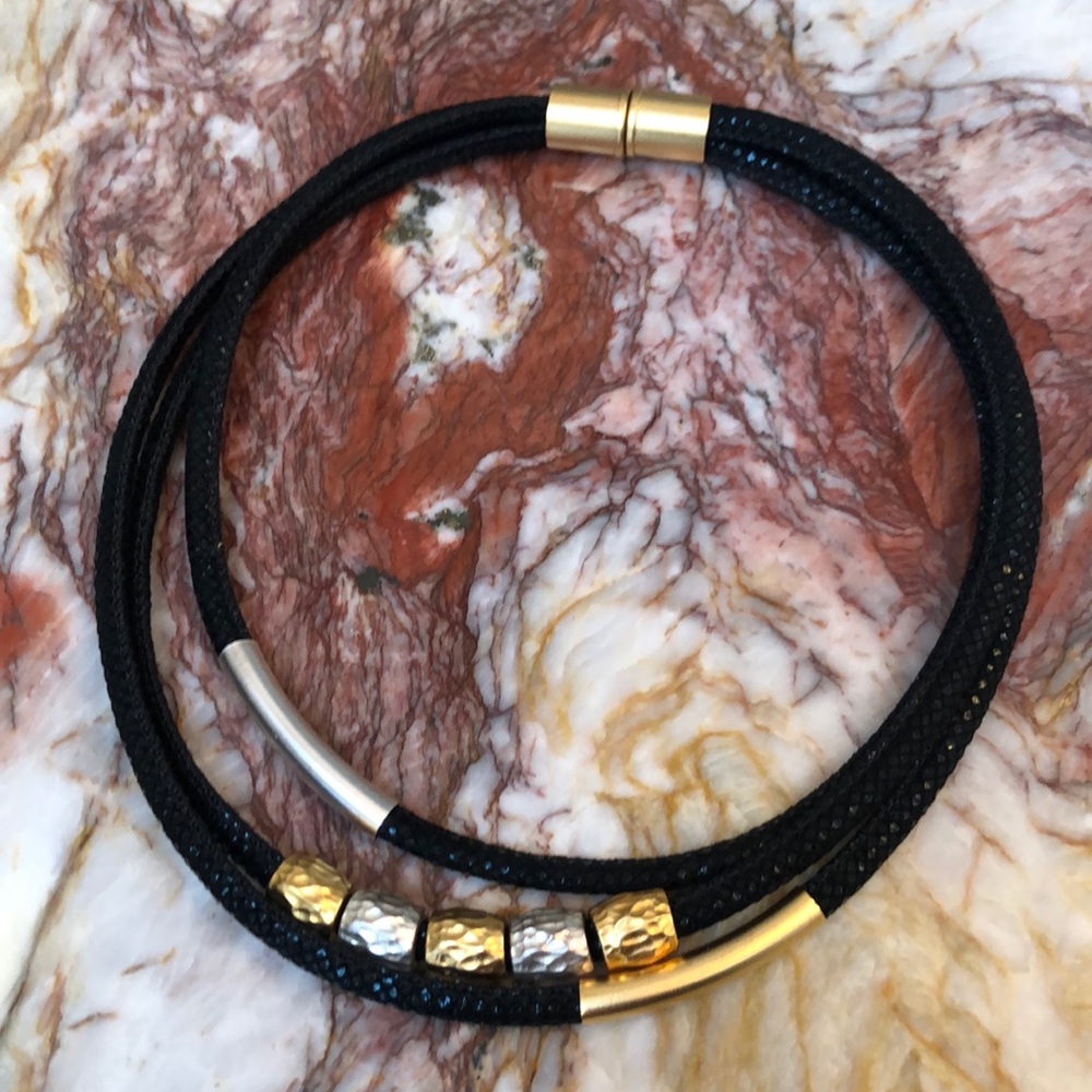 Magnetic clasp necklace